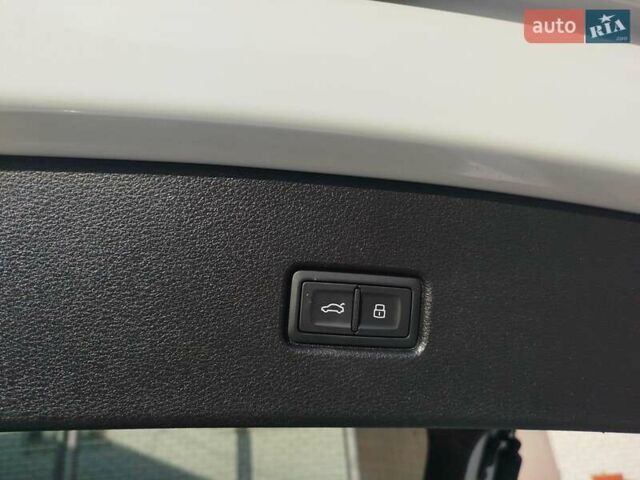 Білий Ауді Ку 5, об'ємом двигуна 1.98 л та пробігом 71 тис. км за 42700 $, фото 11 на Automoto.ua