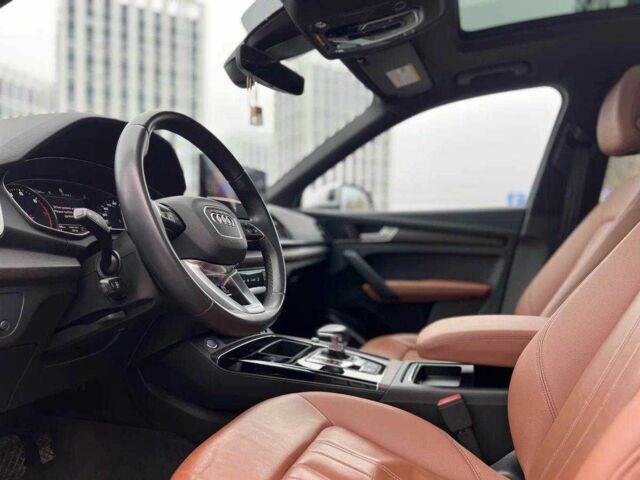 Білий Ауді Ку 5, об'ємом двигуна 2 л та пробігом 40 тис. км за 25500 $, фото 4 на Automoto.ua