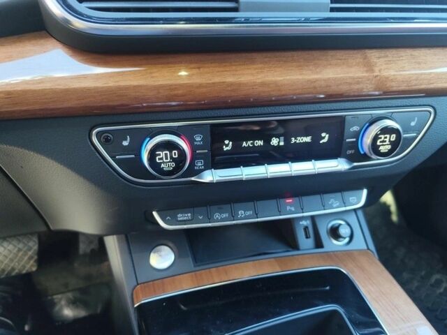 Ауди Ку 5 2021 в Киеве на Automoto.ua Белый Ауди Ку 5, объемом двигателя 0 л и пробегом 63 тыс. км за 16599 $, фото 13 на Automoto.ua