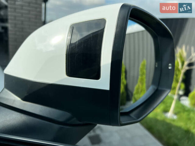 Білий Ауді Ку 5, об'ємом двигуна 1.98 л та пробігом 172 тис. км за 27777 $, фото 18 на Automoto.ua