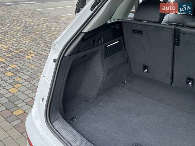 Белый Ауди Ку 5, объемом двигателя 1.98 л и пробегом 123 тыс. км за 29999 $, фото 83 на Automoto.ua