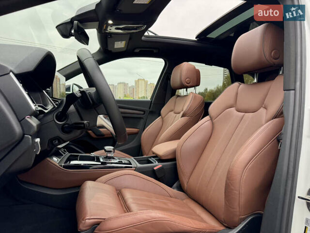 Ауди Ку 5 2021 в Киеве на Automoto.ua Белый Ауди Ку 5, объемом двигателя 2 л и пробегом 44 тыс. км за 41999 $, фото 19 на Automoto.ua