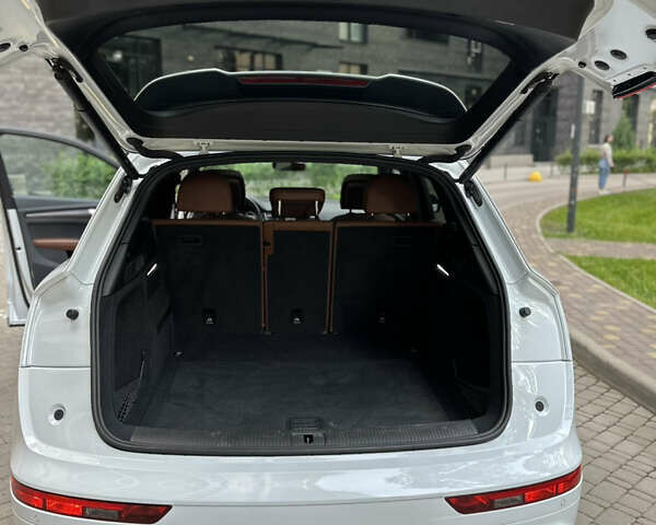 Белый Ауди Ку 5, объемом двигателя 1.98 л и пробегом 88 тыс. км за 34700 $, фото 16 на Automoto.ua