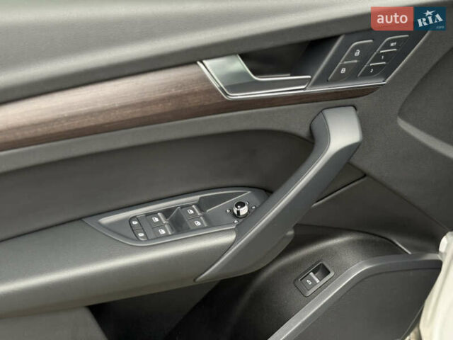 Белый Ауди Ку 5, объемом двигателя 1.98 л и пробегом 92 тыс. км за 34900 $, фото 37 на Automoto.ua