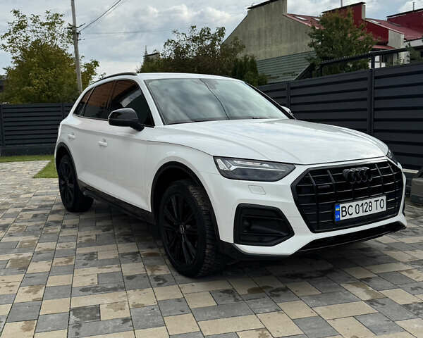 Белый Ауди Ку 5, объемом двигателя 1.97 л и пробегом 222 тыс. км за 38400 $, фото 3 на Automoto.ua
