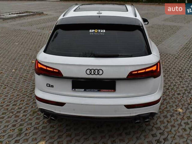 Белый Ауди Ку 5, объемом двигателя 1.98 л и пробегом 35 тыс. км за 34000 $, фото 4 на Automoto.ua