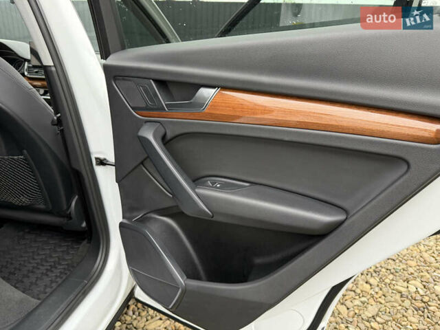 Белый Ауди Ку 5, объемом двигателя 1.98 л и пробегом 59 тыс. км за 33900 $, фото 58 на Automoto.ua