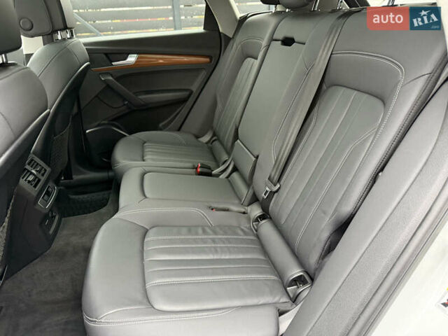 Белый Ауди Ку 5, объемом двигателя 1.98 л и пробегом 59 тыс. км за 33900 $, фото 53 на Automoto.ua