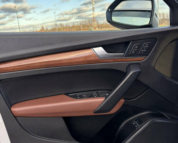 Белый Ауди Ку 5, объемом двигателя 1.98 л и пробегом 78 тыс. км за 39300 $, фото 15 на Automoto.ua