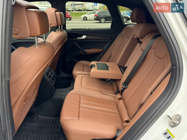 Белый Ауди Ку 5, объемом двигателя 2 л и пробегом 44 тыс. км за 41900 $, фото 26 на Automoto.ua