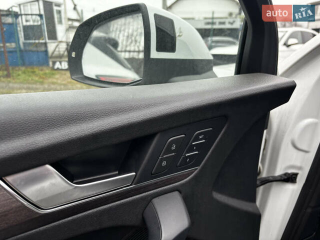 Белый Ауди Ку 5, объемом двигателя 1.98 л и пробегом 122 тыс. км за 27000 $, фото 15 на Automoto.ua