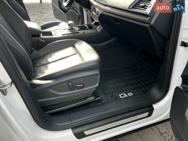 Білий Ауді Ку 5, об'ємом двигуна 1.98 л та пробігом 172 тис. км за 27777 $, фото 15 на Automoto.ua