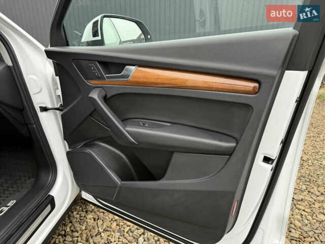 Белый Ауди Ку 5, объемом двигателя 1.98 л и пробегом 59 тыс. км за 33900 $, фото 64 на Automoto.ua