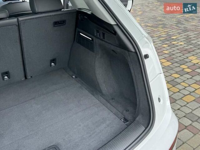 Белый Ауди Ку 5, объемом двигателя 1.98 л и пробегом 123 тыс. км за 29999 $, фото 84 на Automoto.ua