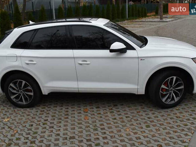 Белый Ауди Ку 5, объемом двигателя 1.98 л и пробегом 35 тыс. км за 34000 $, фото 6 на Automoto.ua