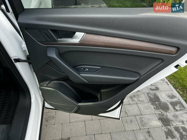 Білий Ауді Ку 5, об'ємом двигуна 1.98 л та пробігом 172 тис. км за 27777 $, фото 19 на Automoto.ua