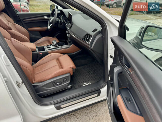 Ауди Ку 5 2021 в Киеве на Automoto.ua Белый Ауди Ку 5, объемом двигателя 2 л и пробегом 44 тыс. км за 41999 $, фото 43 на Automoto.ua