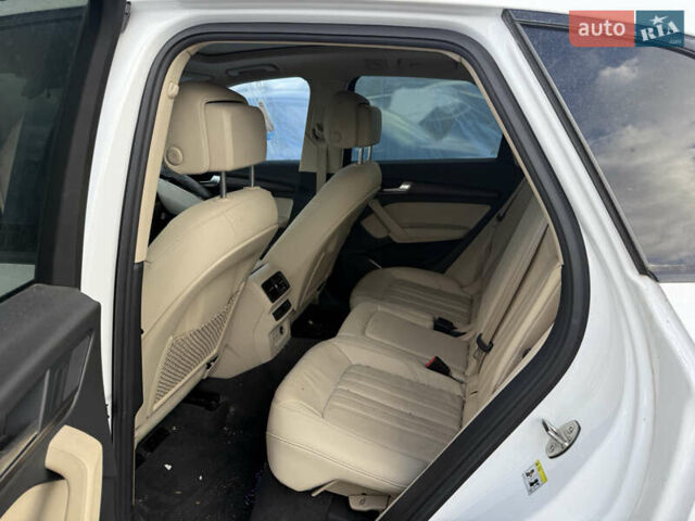 Білий Ауді Ку 5, об'ємом двигуна 1.98 л та пробігом 80 тис. км за 20600 $, фото 7 на Automoto.ua