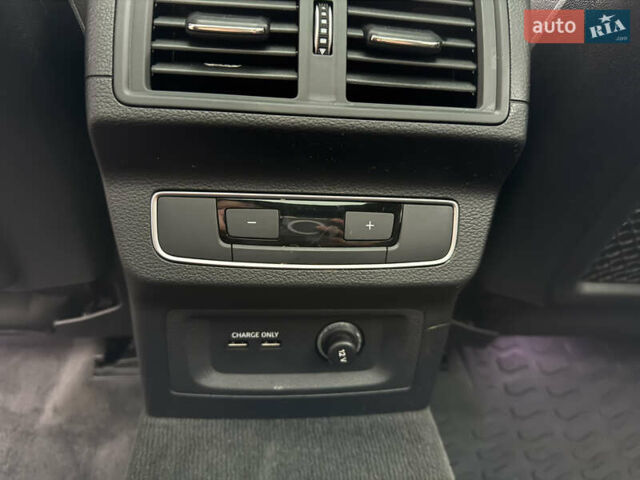 Белый Ауди Ку 5, объемом двигателя 1.98 л и пробегом 59 тыс. км за 33900 $, фото 57 на Automoto.ua