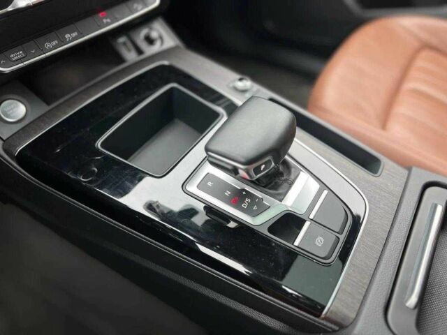 Білий Ауді Ку 5, об'ємом двигуна 2 л та пробігом 40 тис. км за 25500 $, фото 10 на Automoto.ua