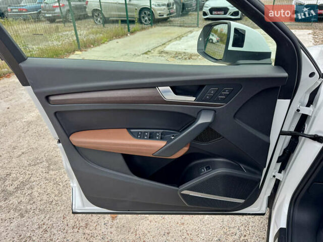 Ауди Ку 5 2021 в Киеве на Automoto.ua Белый Ауди Ку 5, объемом двигателя 2 л и пробегом 44 тыс. км за 41999 $, фото 11 на Automoto.ua