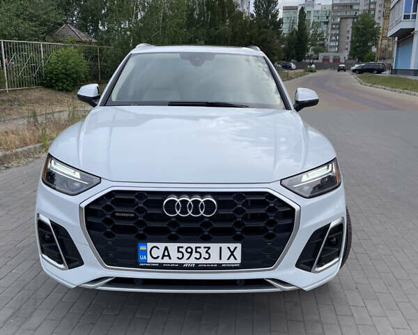 Білий Ауді Ку 5, об'ємом двигуна 2 л та пробігом 15 тис. км за 61500 $, фото 3 на Automoto.ua