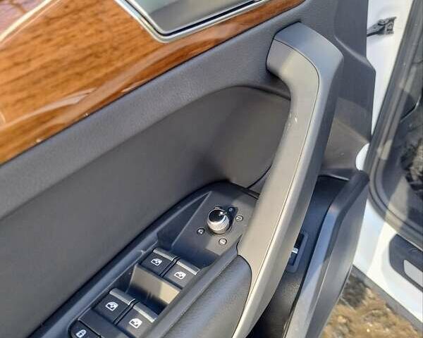 Белый Ауди Ку 5, объемом двигателя 1.98 л и пробегом 65 тыс. км за 30999 $, фото 21 на Automoto.ua
