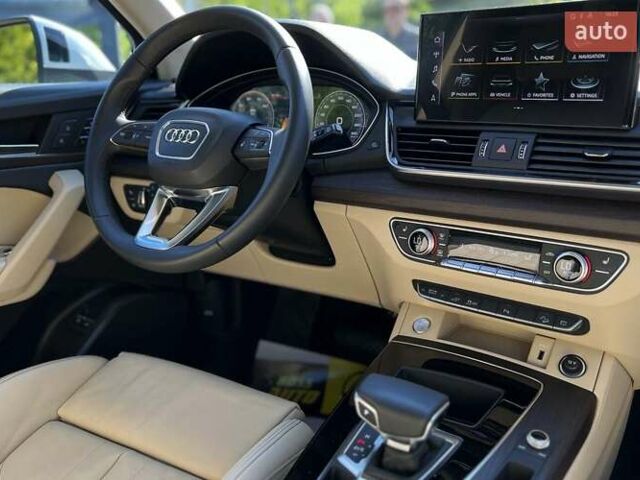 Белый Ауди Ку 5, объемом двигателя 2 л и пробегом 25 тыс. км за 49999 $, фото 24 на Automoto.ua