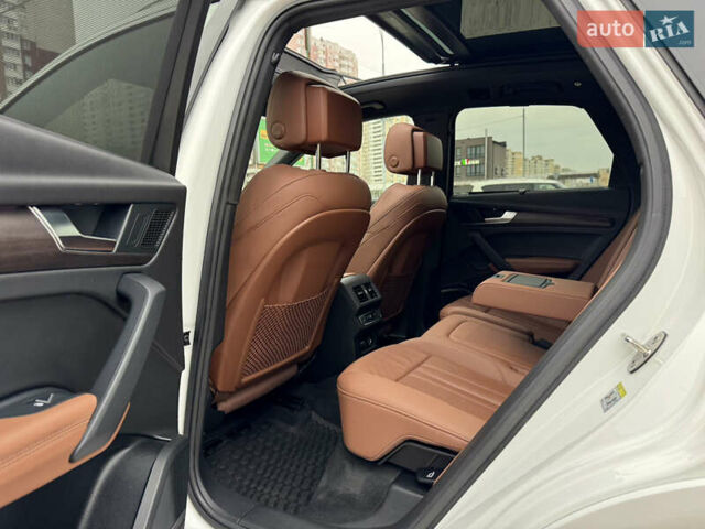 Ауди Ку 5 2021 в Киеве на Automoto.ua Белый Ауди Ку 5, объемом двигателя 2 л и пробегом 44 тыс. км за 41999 $, фото 28 на Automoto.ua