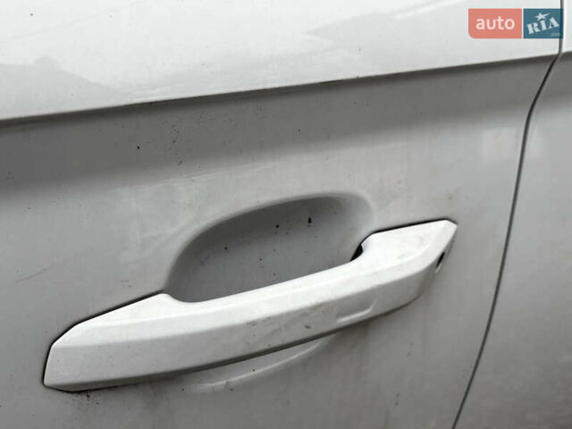 Белый Ауди Ку 5, объемом двигателя 1.98 л и пробегом 122 тыс. км за 27000 $, фото 12 на Automoto.ua