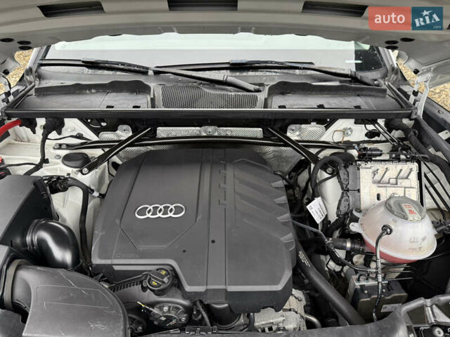 Белый Ауди Ку 5, объемом двигателя 1.98 л и пробегом 59 тыс. км за 33900 $, фото 96 на Automoto.ua