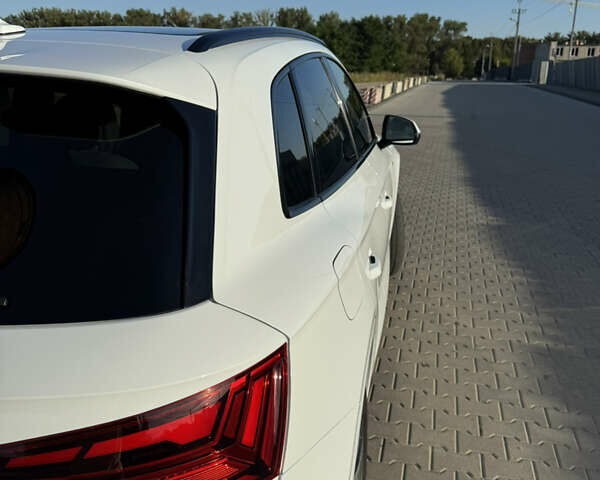 Белый Ауди Ку 5, объемом двигателя 2 л и пробегом 36 тыс. км за 37700 $, фото 14 на Automoto.ua