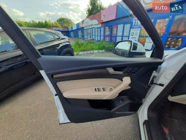 Белый Ауди Ку 5, объемом двигателя 1.98 л и пробегом 85 тыс. км за 44000 $, фото 23 на Automoto.ua