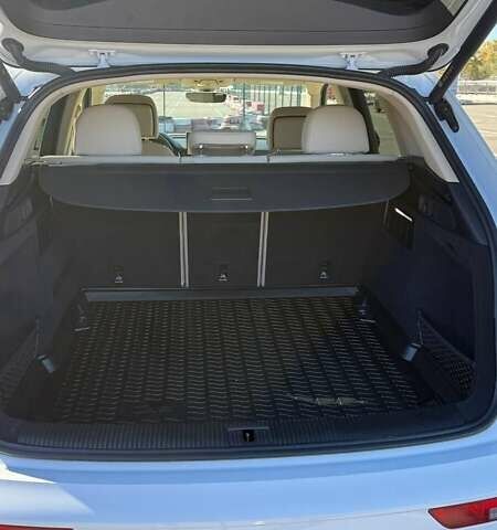 Белый Ауди Ку 5, объемом двигателя 2 л и пробегом 57 тыс. км за 34000 $, фото 17 на Automoto.ua