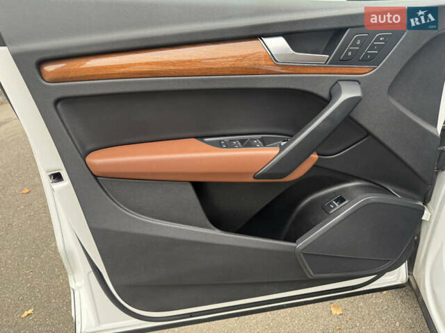 Белый Ауди Ку 5, объемом двигателя 1.98 л и пробегом 60 тыс. км за 33800 $, фото 17 на Automoto.ua