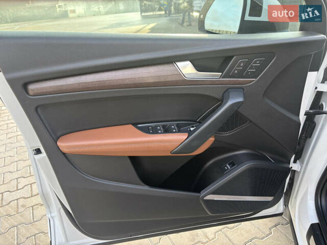 Белый Ауди Ку 5, объемом двигателя 2 л и пробегом 62 тыс. км за 30990 $, фото 35 на Automoto.ua