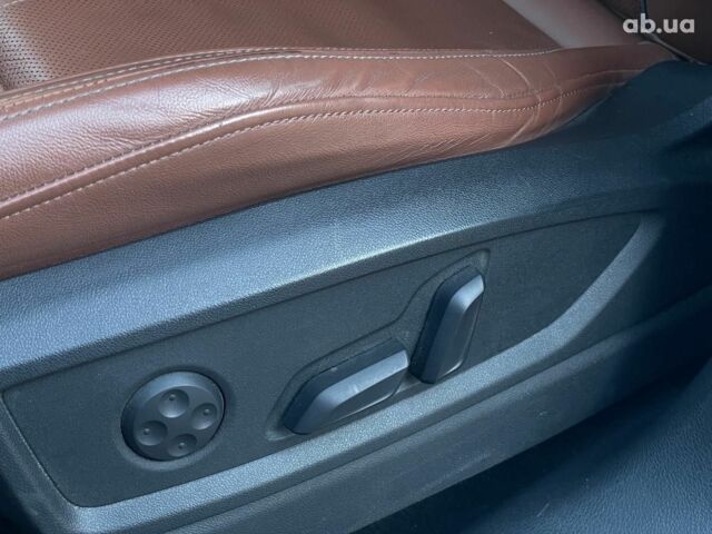 Білий Ауді Ку 5, об'ємом двигуна 2 л та пробігом 69 тис. км за 40940 $, фото 19 на Automoto.ua