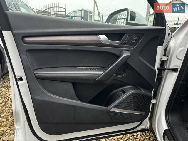 Белый Ауди Ку 5, объемом двигателя 1.98 л и пробегом 122 тыс. км за 27000 $, фото 14 на Automoto.ua