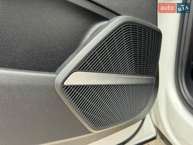 Ауди Ку 5 2021 в Киеве на Automoto.ua Белый Ауди Ку 5, объемом двигателя 2 л и пробегом 44 тыс. км за 41999 $, фото 22 на Automoto.ua