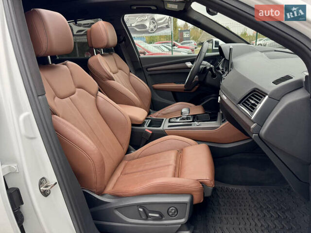 Ауди Ку 5 2021 в Киеве на Automoto.ua Белый Ауди Ку 5, объемом двигателя 2 л и пробегом 44 тыс. км за 41999 $, фото 44 на Automoto.ua