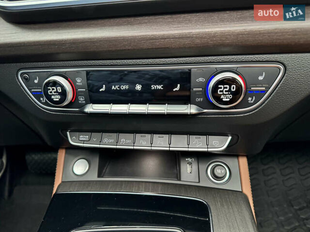 Белый Ауди Ку 5, объемом двигателя 2 л и пробегом 44 тыс. км за 41900 $, фото 71 на Automoto.ua