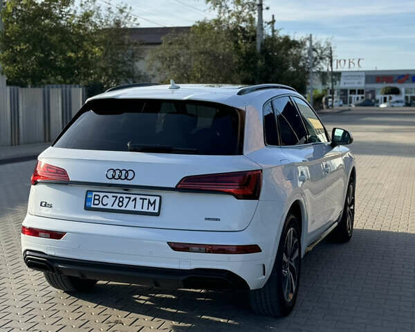 Белый Ауди Ку 5, объемом двигателя 2 л и пробегом 36 тыс. км за 37700 $, фото 16 на Automoto.ua