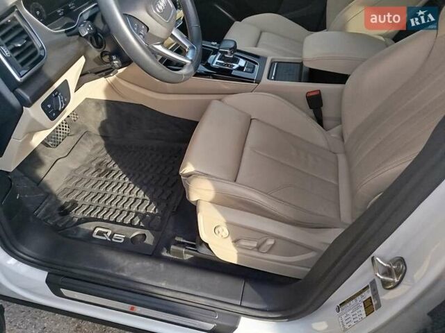 Білий Ауді Ку 5, об'ємом двигуна 1.98 л та пробігом 71 тис. км за 42700 $, фото 9 на Automoto.ua