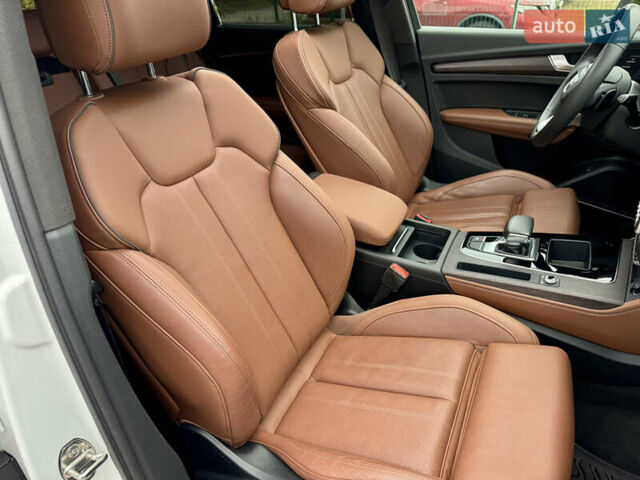 Белый Ауди Ку 5, объемом двигателя 2 л и пробегом 44 тыс. км за 41900 $, фото 46 на Automoto.ua