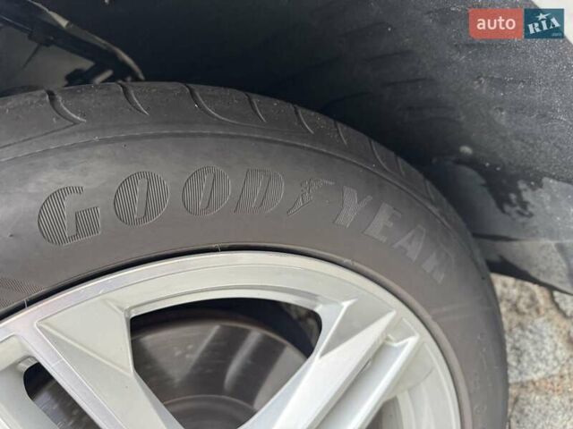 Білий Ауді Ку 5, об'ємом двигуна 1.98 л та пробігом 70 тис. км за 40000 $, фото 5 на Automoto.ua