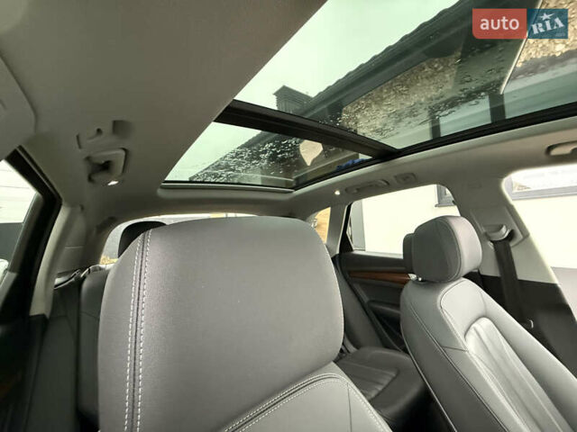 Белый Ауди Ку 5, объемом двигателя 1.98 л и пробегом 59 тыс. км за 33900 $, фото 70 на Automoto.ua