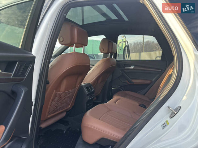 Белый Ауди Ку 5, объемом двигателя 2 л и пробегом 62 тыс. км за 30990 $, фото 31 на Automoto.ua