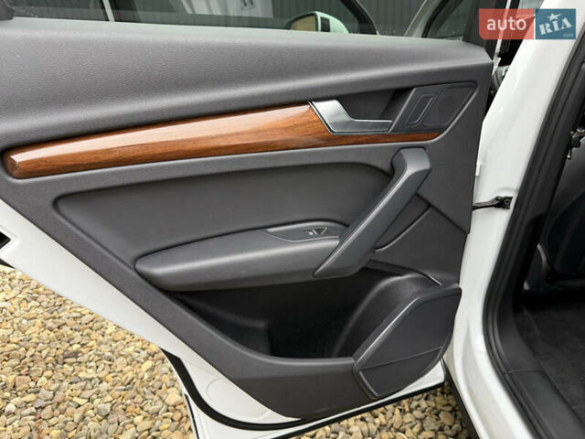 Белый Ауди Ку 5, объемом двигателя 1.98 л и пробегом 59 тыс. км за 33900 $, фото 51 на Automoto.ua