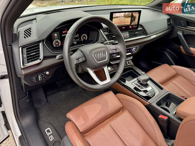 Ауди Ку 5 2021 в Киеве на Automoto.ua Белый Ауди Ку 5, объемом двигателя 2 л и пробегом 44 тыс. км за 41999 $, фото 10 на Automoto.ua