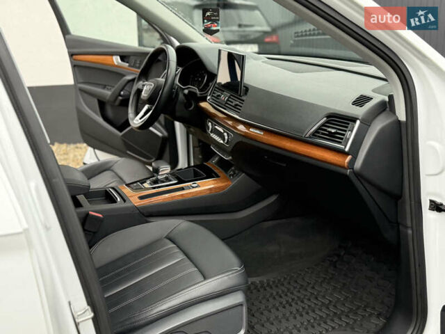 Белый Ауди Ку 5, объемом двигателя 1.98 л и пробегом 59 тыс. км за 33900 $, фото 67 на Automoto.ua